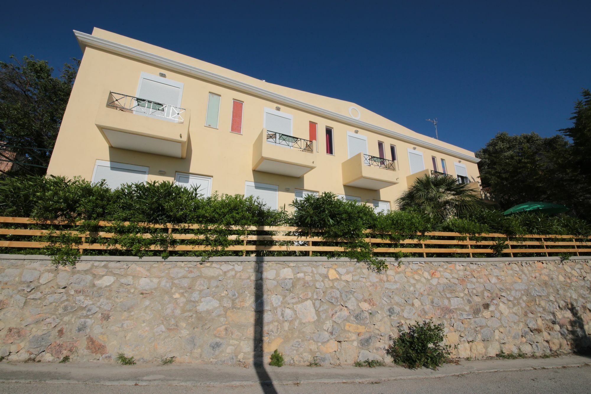 Point Twins Apartments Vrontados Экстерьер фото